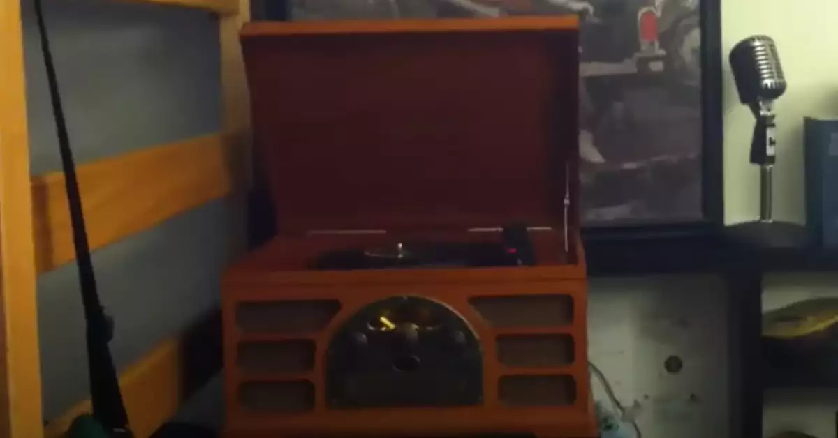 Crosley Record Player Not Spinning- 5 Easy Fixes